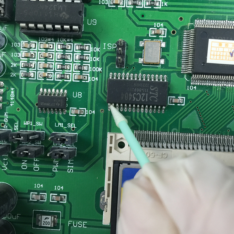 날카로운 팁 거품 면봉